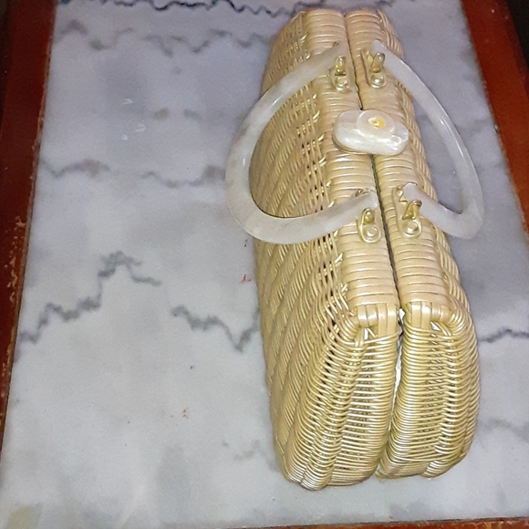 Dwyane Taylor made in British colony of Hong Kong - Picture 2 of 5